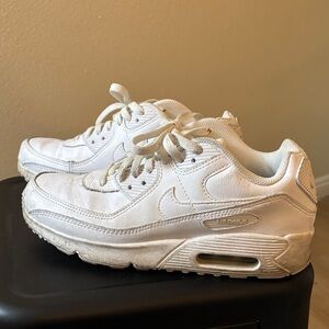 Nike White Air Max Sneakers (7Youth)